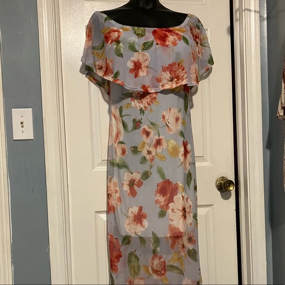 F21 Floral off the Shoulder dress - Picture 3 of 3